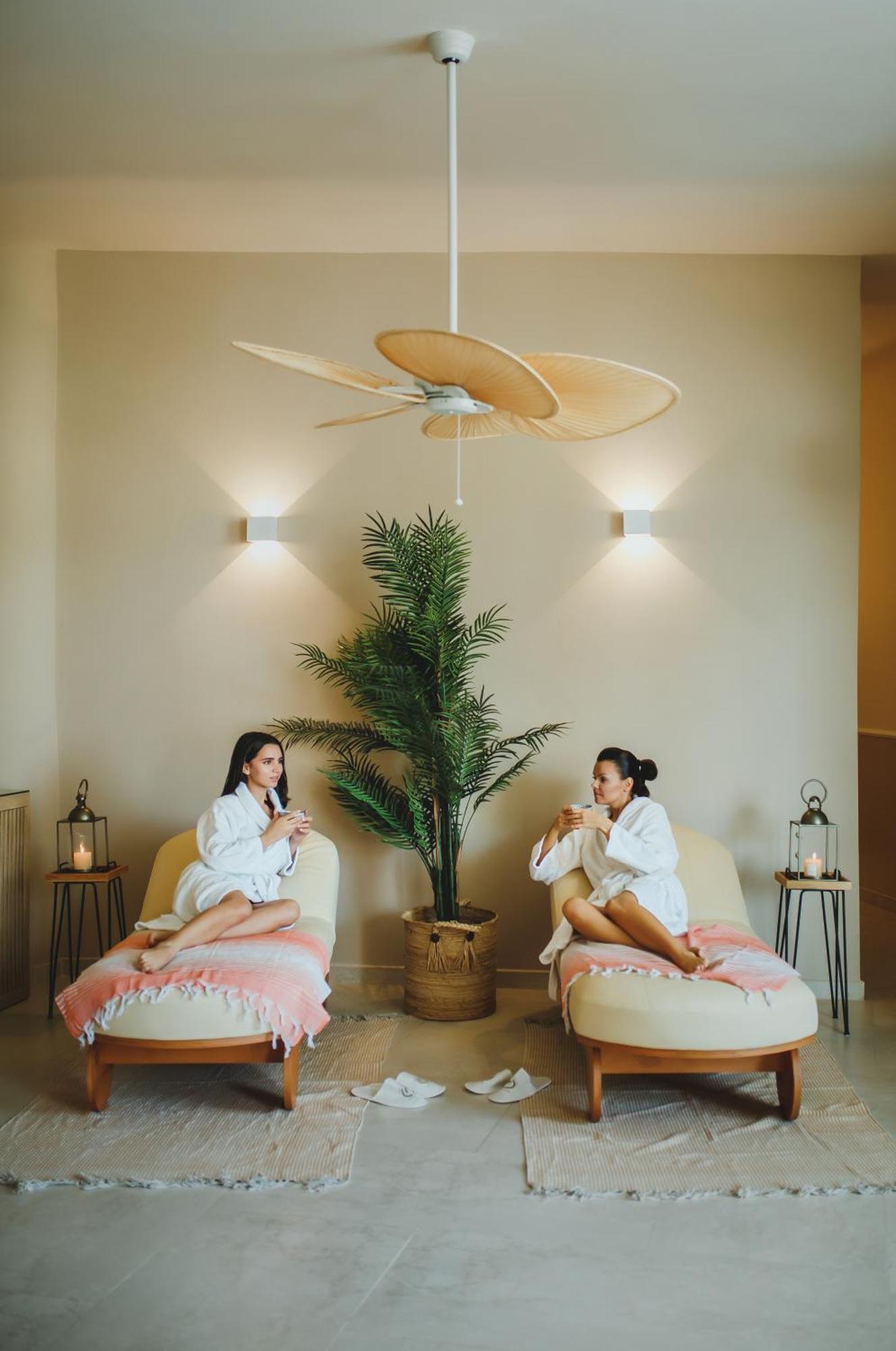 Stunning 2 Bedroom Holiday Home In 5-Star Resort Trikomo Ngoại thất bức ảnh